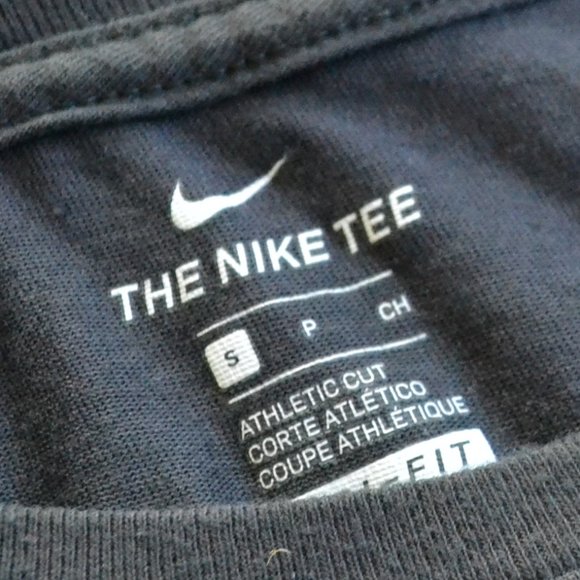 Nike Women's The Nike Tee Gray Short Sleeve Shirt Size Small - Picture 2 of 5